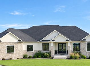 351 Larkspur Ln, Seward, NE 68434
