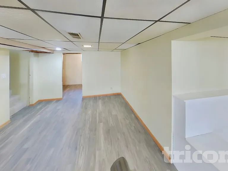 1449 S Wolf Rd — Photo 15