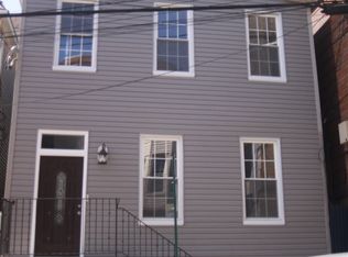 211 36th St, Union City, NJ 07087
