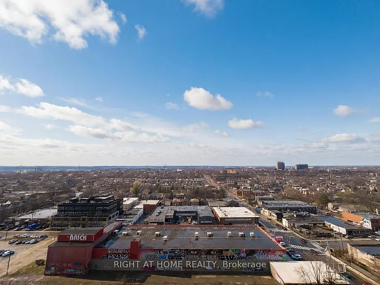 1185 Dupont St #1303 — Photo 8
