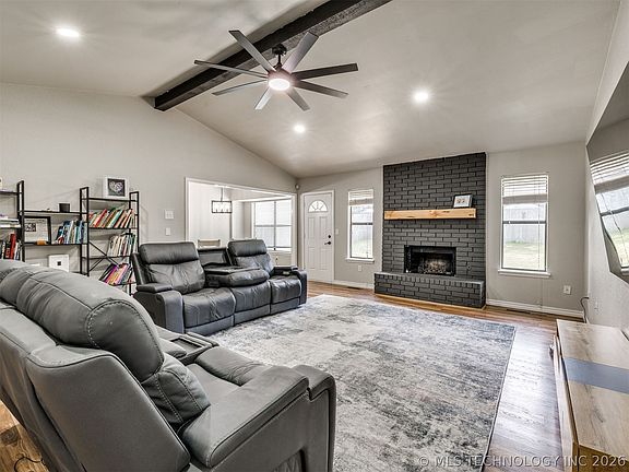 3rd image of 3001 W Atlanta Ct