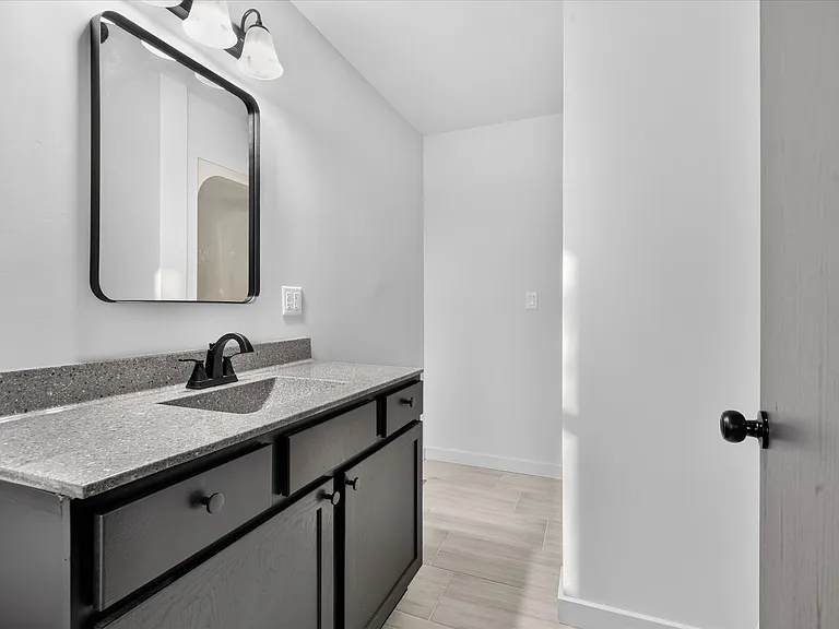 611 Greenfield Dr — Photo 23