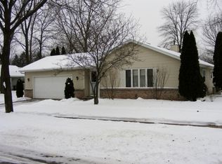 3223 S Sycamore Ln, Appleton, WI 54915