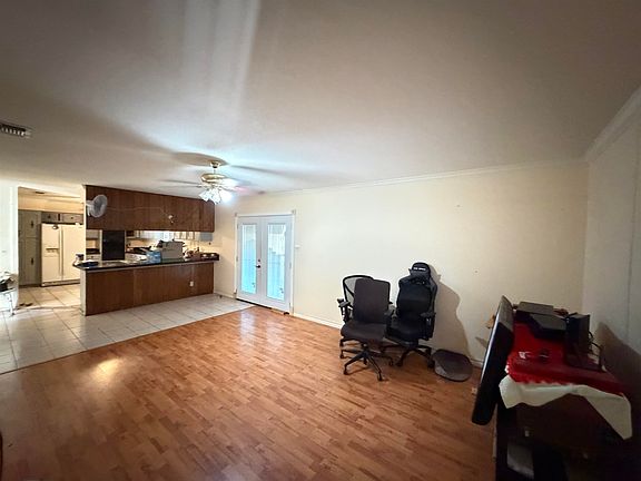4th image of 145 Kentucky St