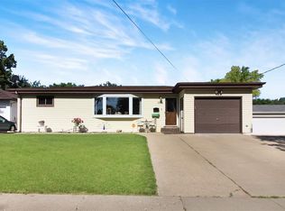 1536 4th St SW, Minot, ND 58701