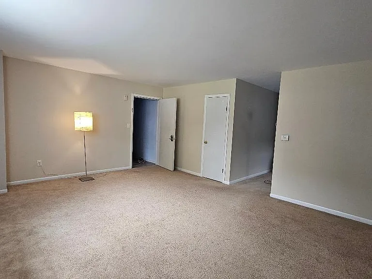 15118 S Park Ave #1 — Photo 4