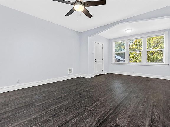 5th image of 4841 Margaretta Ave