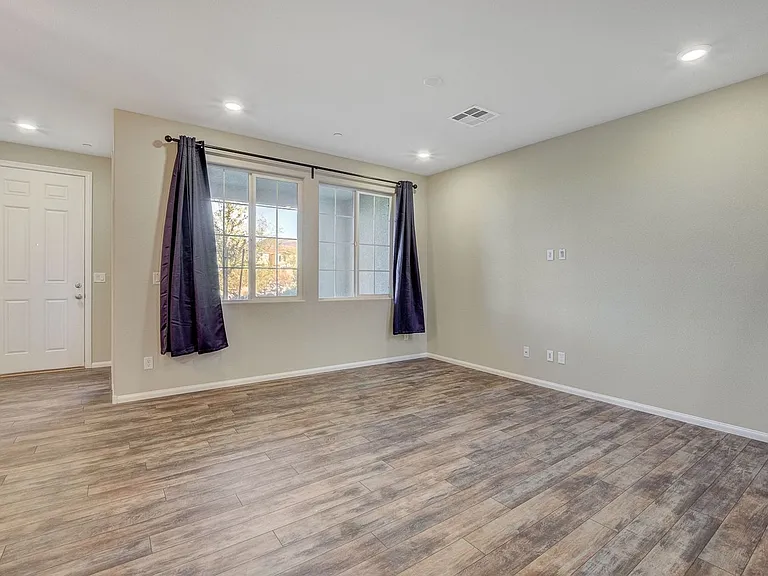 2806 Alenga St — Photo 11