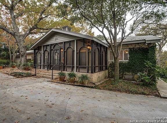 3rd image of 614 Castano Ave
