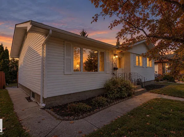 13304 73rd St NW, Edmonton, AB T5C 0T8