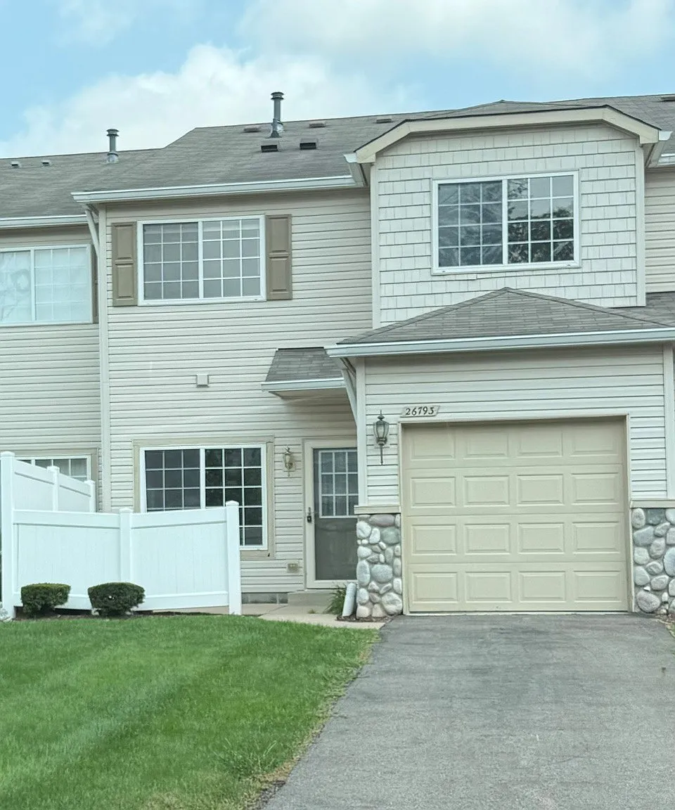 2 bed, 1.5 bath, 1078 sqft, $1,500 — Photo 1