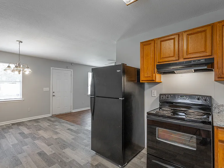 1621 Oak St — Photo 22