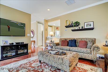 1st image of 135 Shinnecock Dr