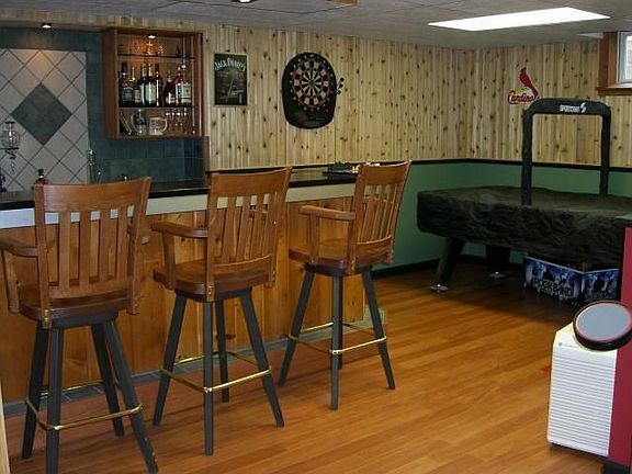 Bar Area & Rec Room