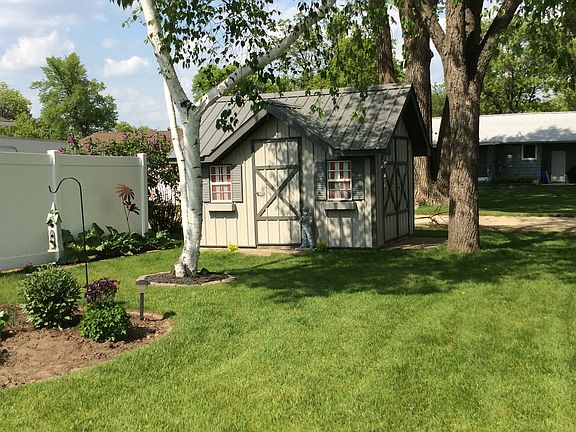 4th image of 447 Greenwood Dr SE