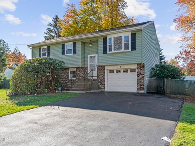 2 Maple Drive, Albany, NY, 12205