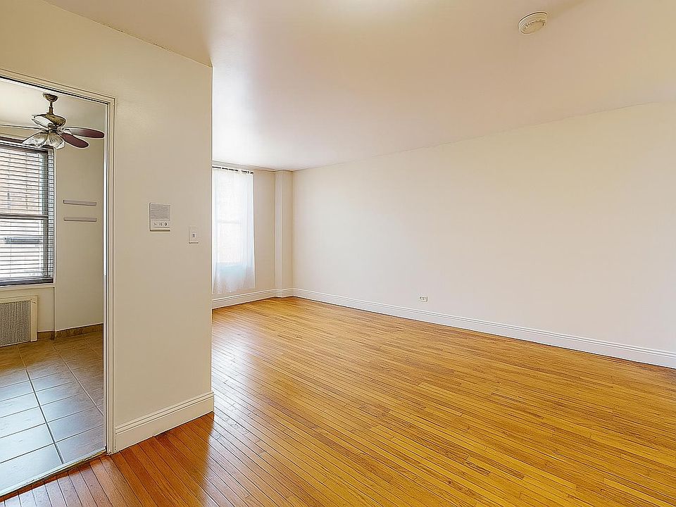 2nd image of 2909 Ocean Ave #Dd