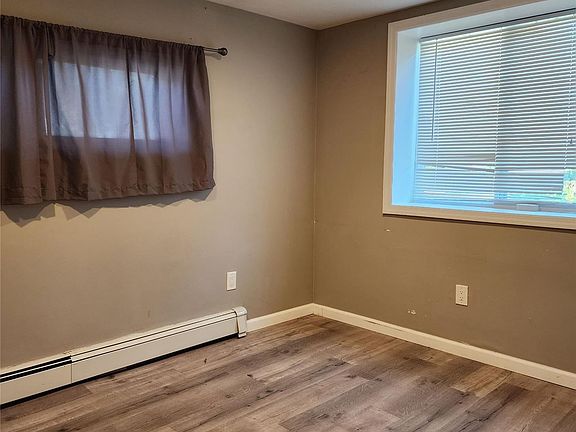 5th image of 52 Tracy Ln