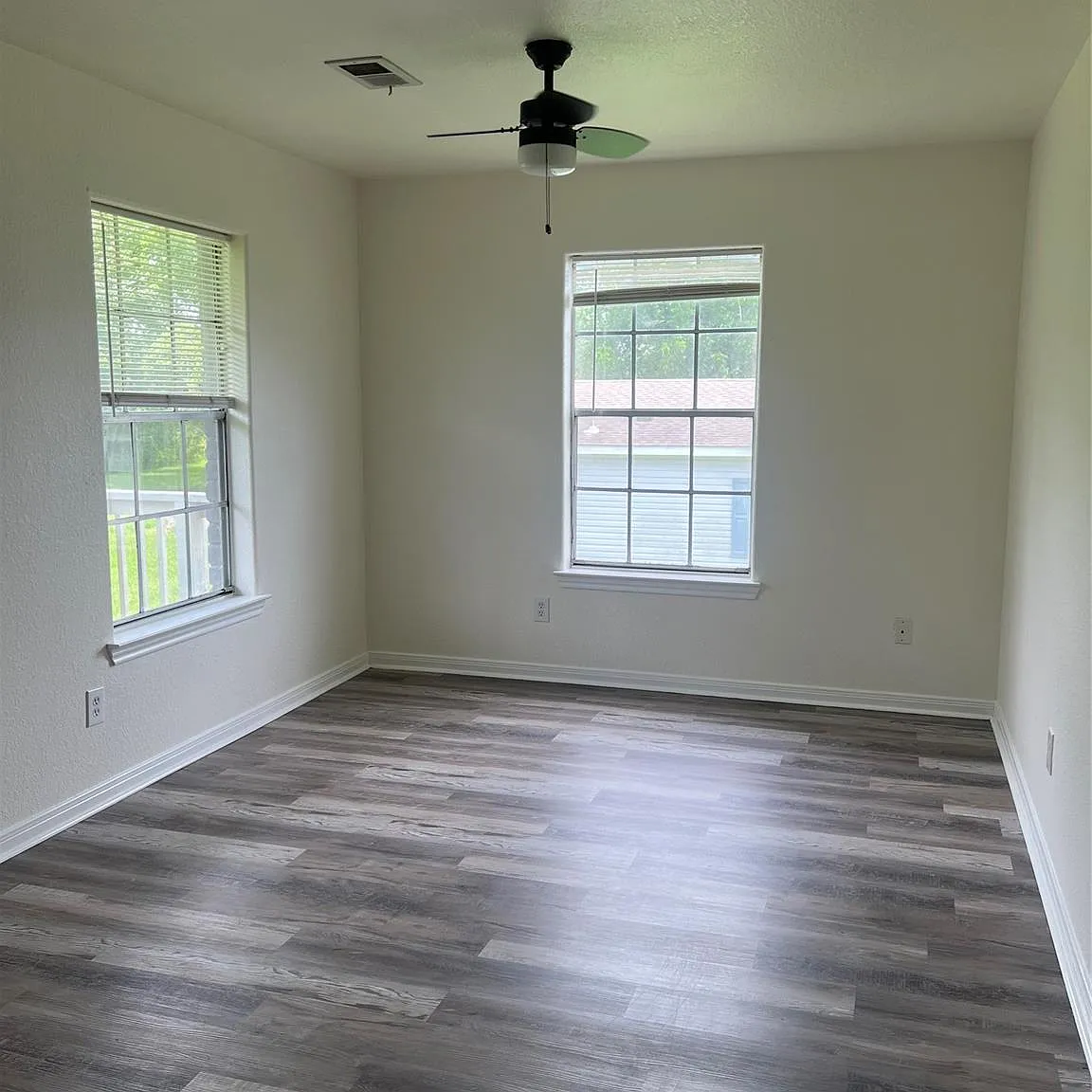 2 bed, 1.0 bath, 903 sqft, $1,150 — Photo 2