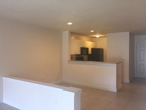 4th image of 4823 Via Palm Lk Unit 1302