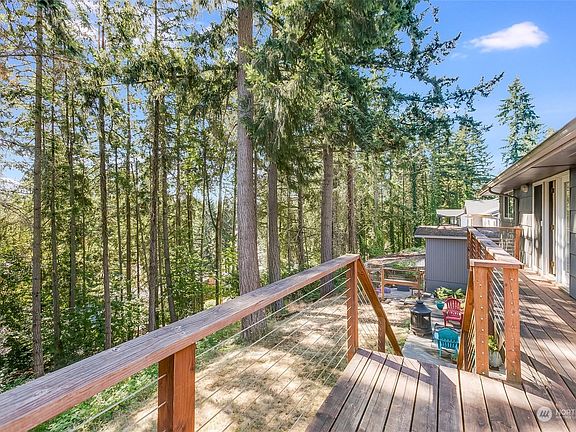 5th image of 10701 83rd Avenue SW