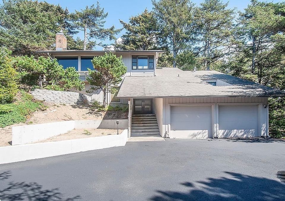 1st image of 221 Salishan Dr