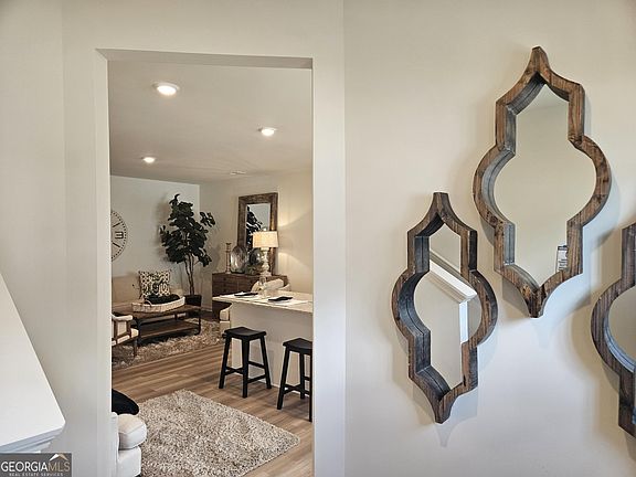 2nd image of 2524 Riverside Rd