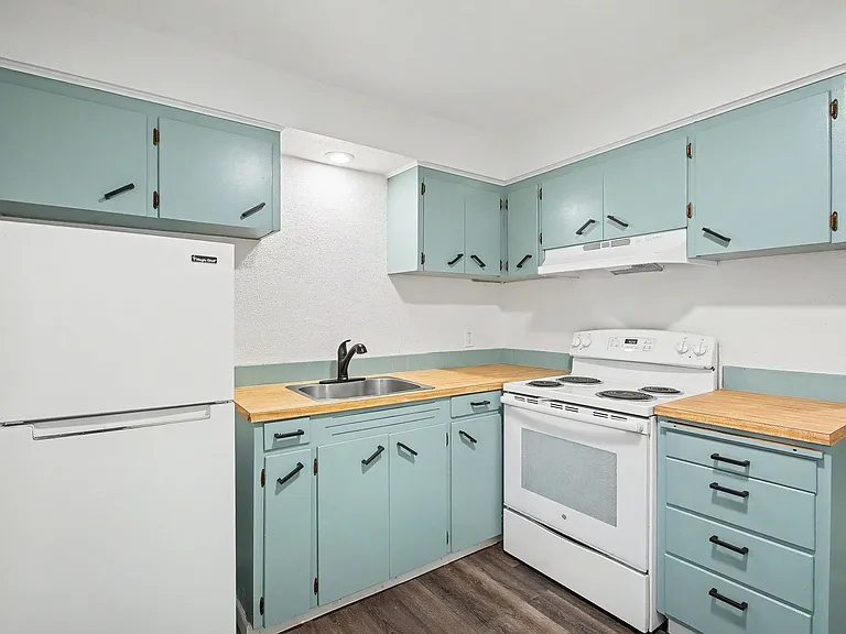 Chestnut Apartments — Photo 7