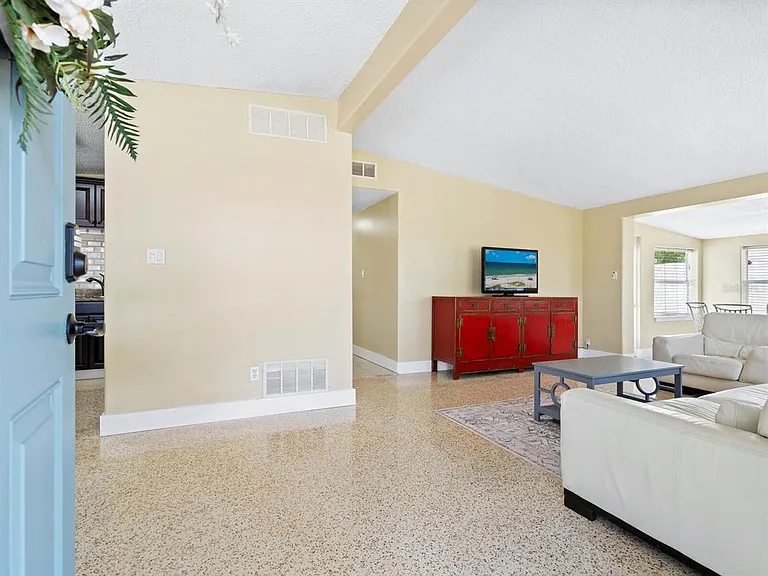 3115 Bay Dr — Photo 14