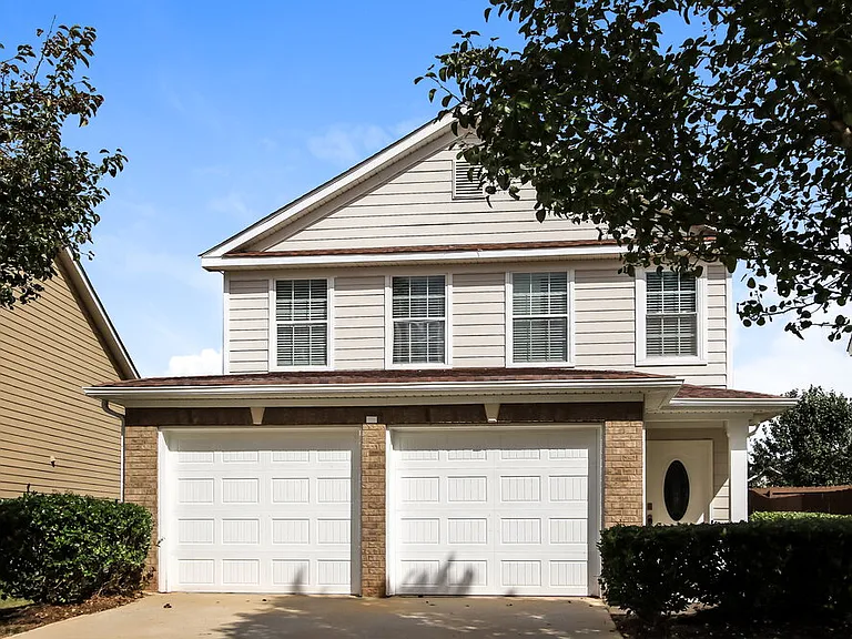 2436 Cornell Cir — Photo 1