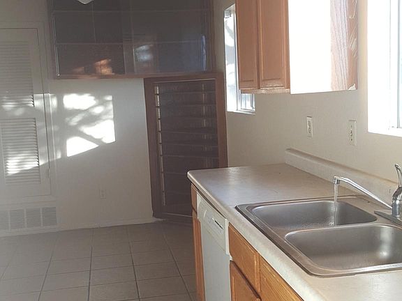 4th image of 3824 Olympic Ave