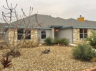 17 Leona Hts, Uvalde, TX 78801