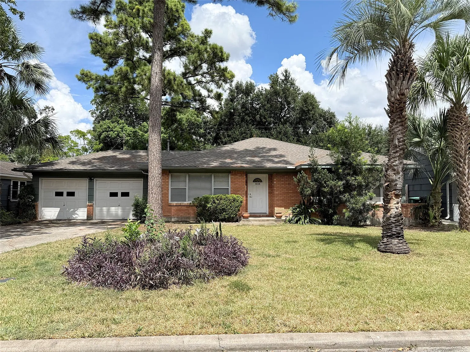 4 bed, 2.0 bath, 1688 sqft, $2,900 — Photo 1