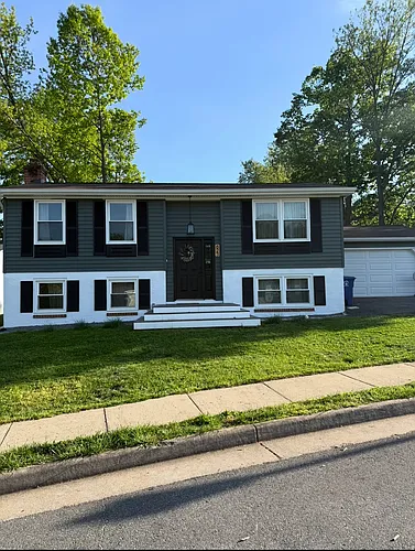 623 York Ln SE Photo 1