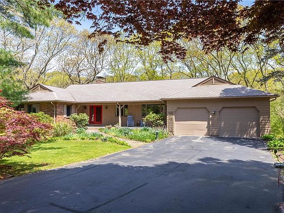 4th image of 75 Huguenot Dr