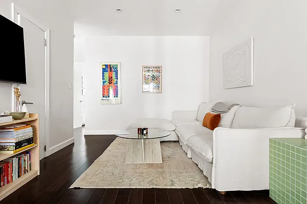 Rented by Compass | media 9