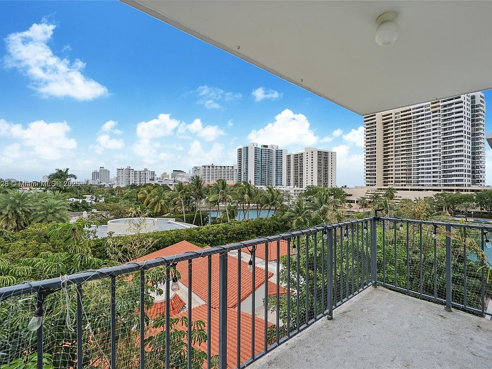 1st image of 2455 Flamingo Dr APT 504