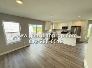 8863 Granite Ct, Woodbury, MN 55129
