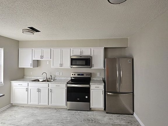4th image of 1806 Woods Ln #2912