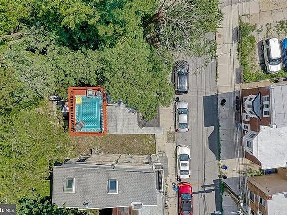 4th image of 4431 Silverwood St