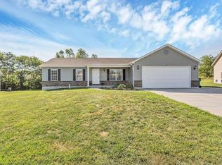 16 Bittersweet Dr, Troy, MO 63379