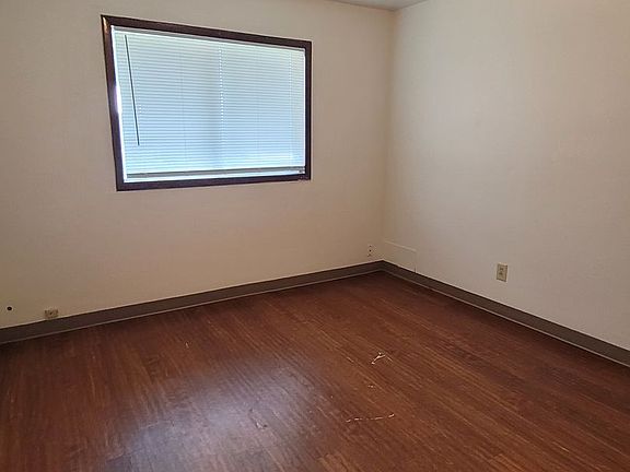 4th image of 1207-1209 Mitchell Ave