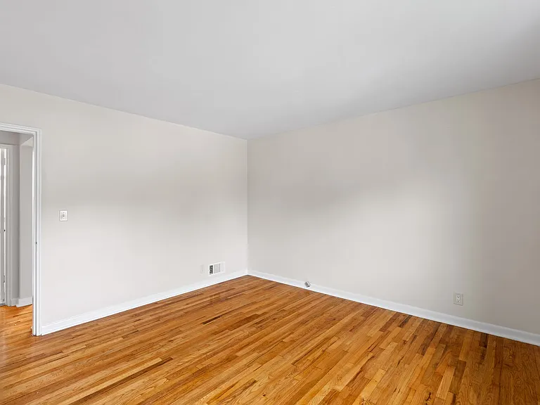 1 Oak St #150-154 — Photo 6