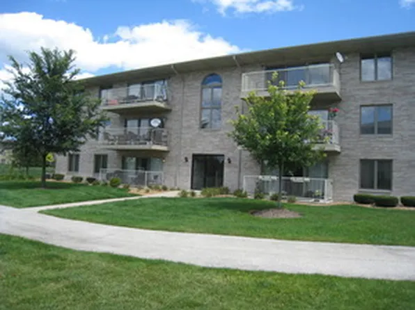 1041 Ashley Ct S APT 2D, Lockport, IL 60441