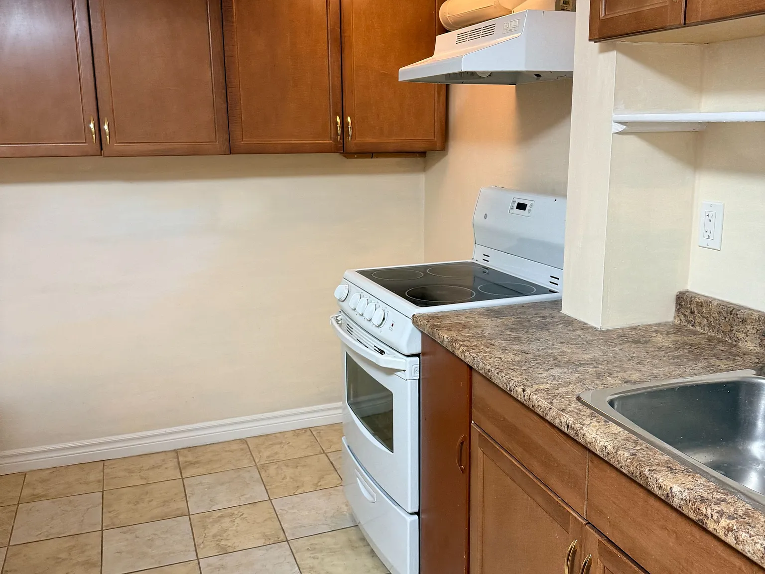 4 bed, $1,500 — Photo 4
