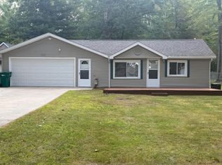 632 Old Trail Dr, Houghton Lake, MI 48629