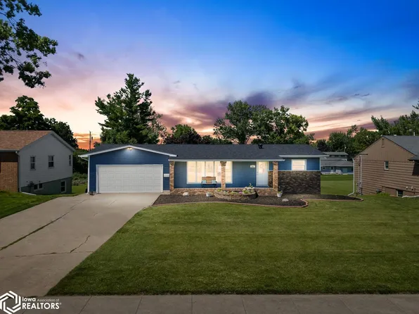 21 Edgeland Dr, Marshalltown, IA 50158