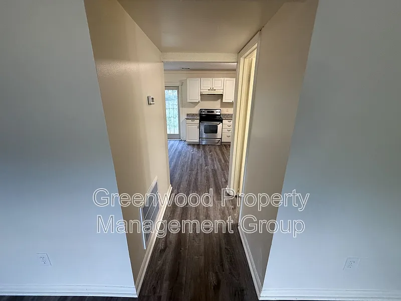 3 bed, 2.5 bath, 1344 sqft, $1,800 — Photo 4
