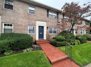 400 Merrick Rd #5A, Rockville Centre, NY 11570