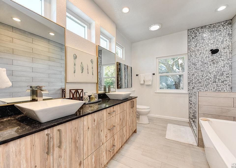 1st image of 914 Ventura Way